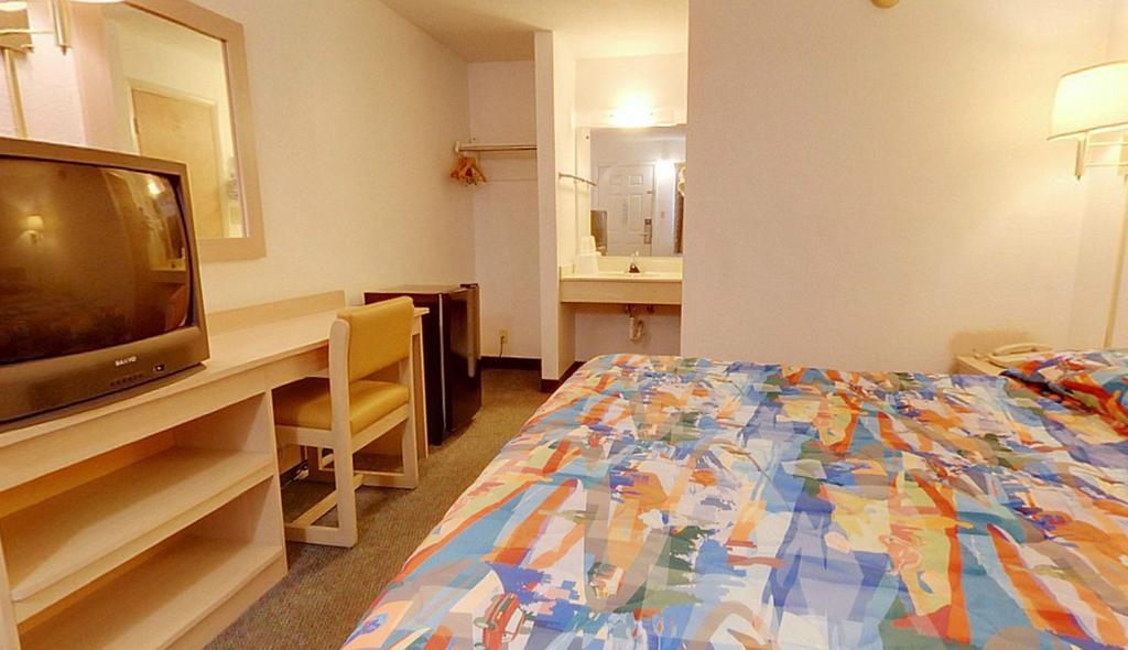 Americas Best Value Inn And Suites Carbondale Habitación foto