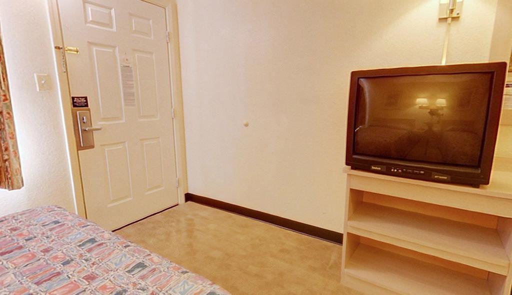Americas Best Value Inn And Suites Carbondale Habitación foto